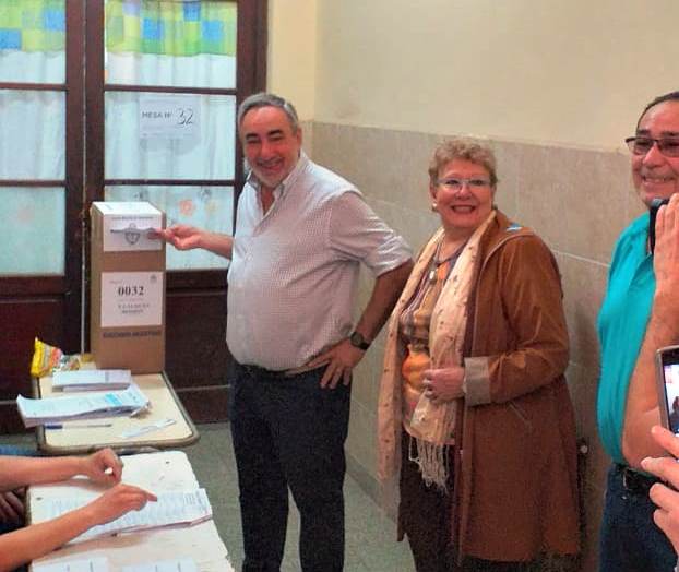 Fernández votó y aguardará los resultados en el 30