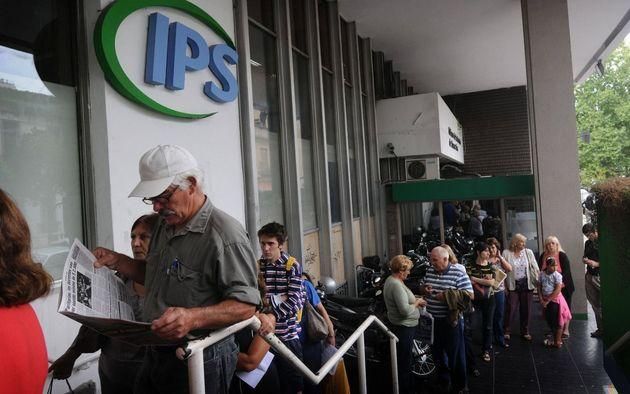Frenan las jubilaciones de oficio en la Provincia para achicar el déficit del IPS