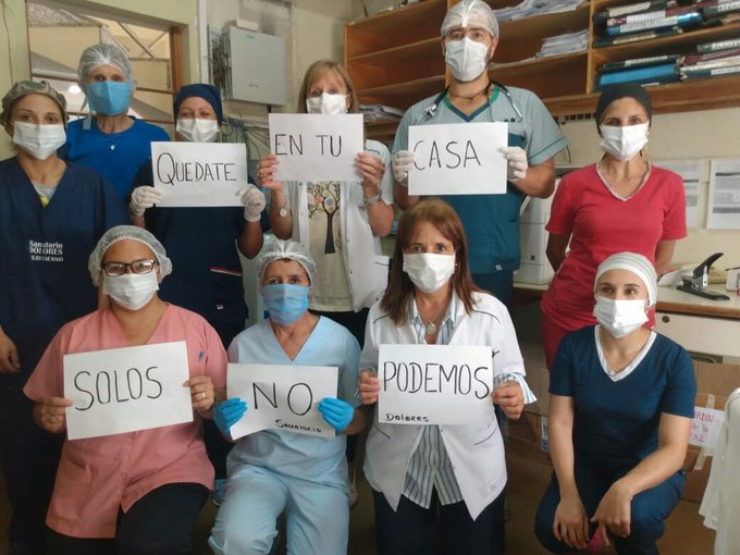 En todo el país aplaudieron a los trabajadores de la salud que combaten el virus