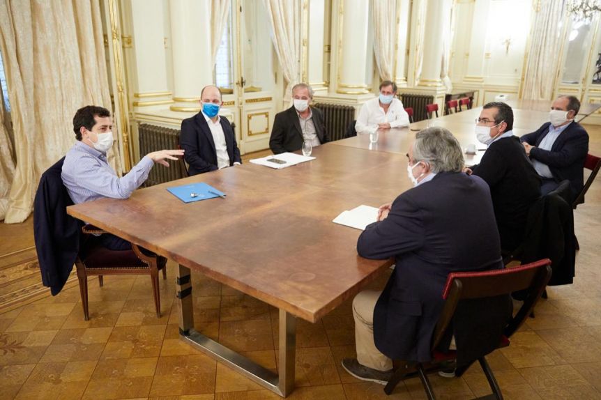 Fernández, en Casa Rosada en un pedido de fondos de los intendentes radicales