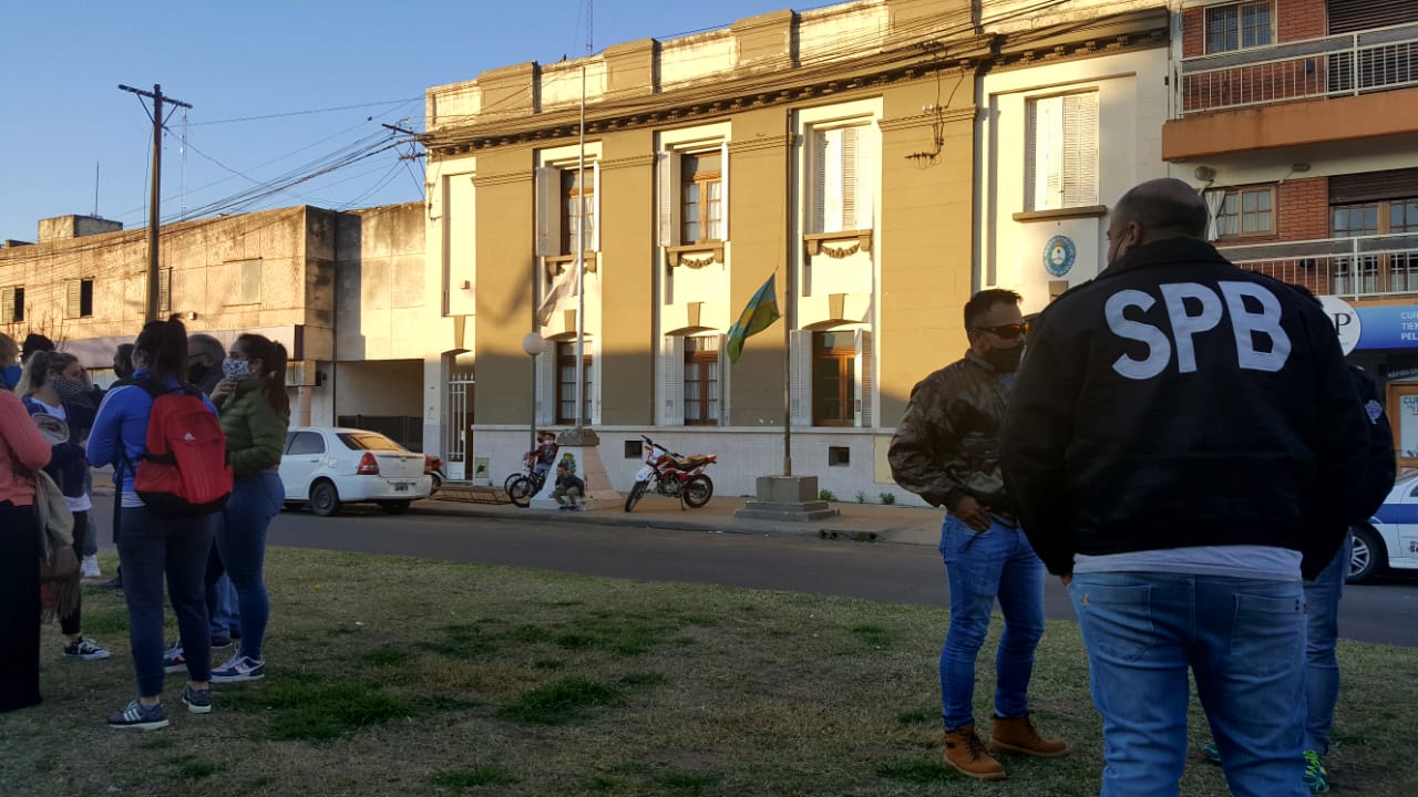 El Servicio Penitenciario Bonaerense se sumó al reclamo local de la Policía