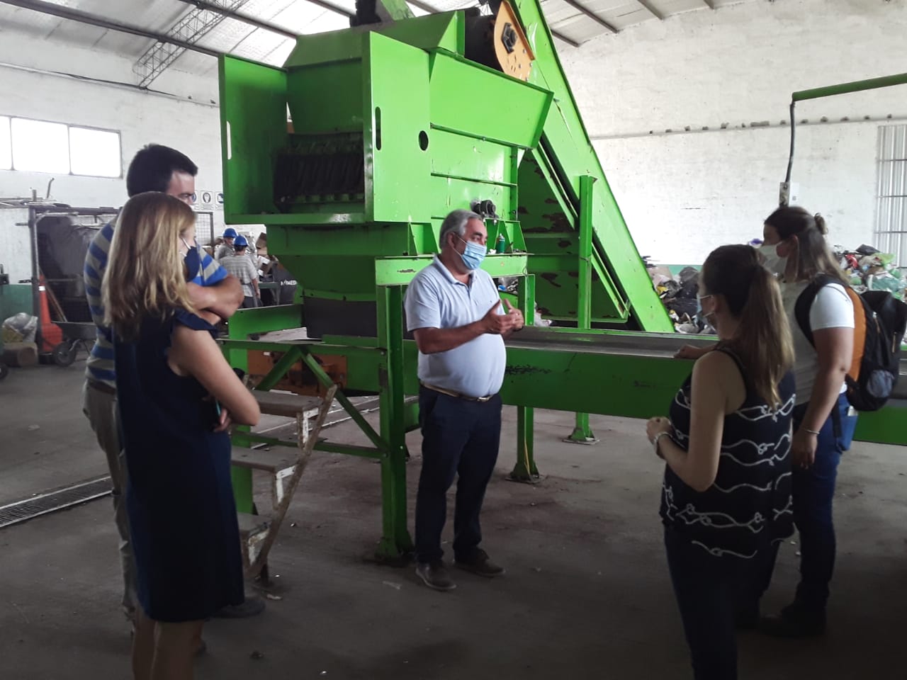 Fernández visitó la planta de residuos de Coronel Suárez
