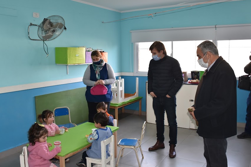 Fernández recorrió las nuevas oficinas de los jardines: “Un espacio más cómodo y con privacidad”