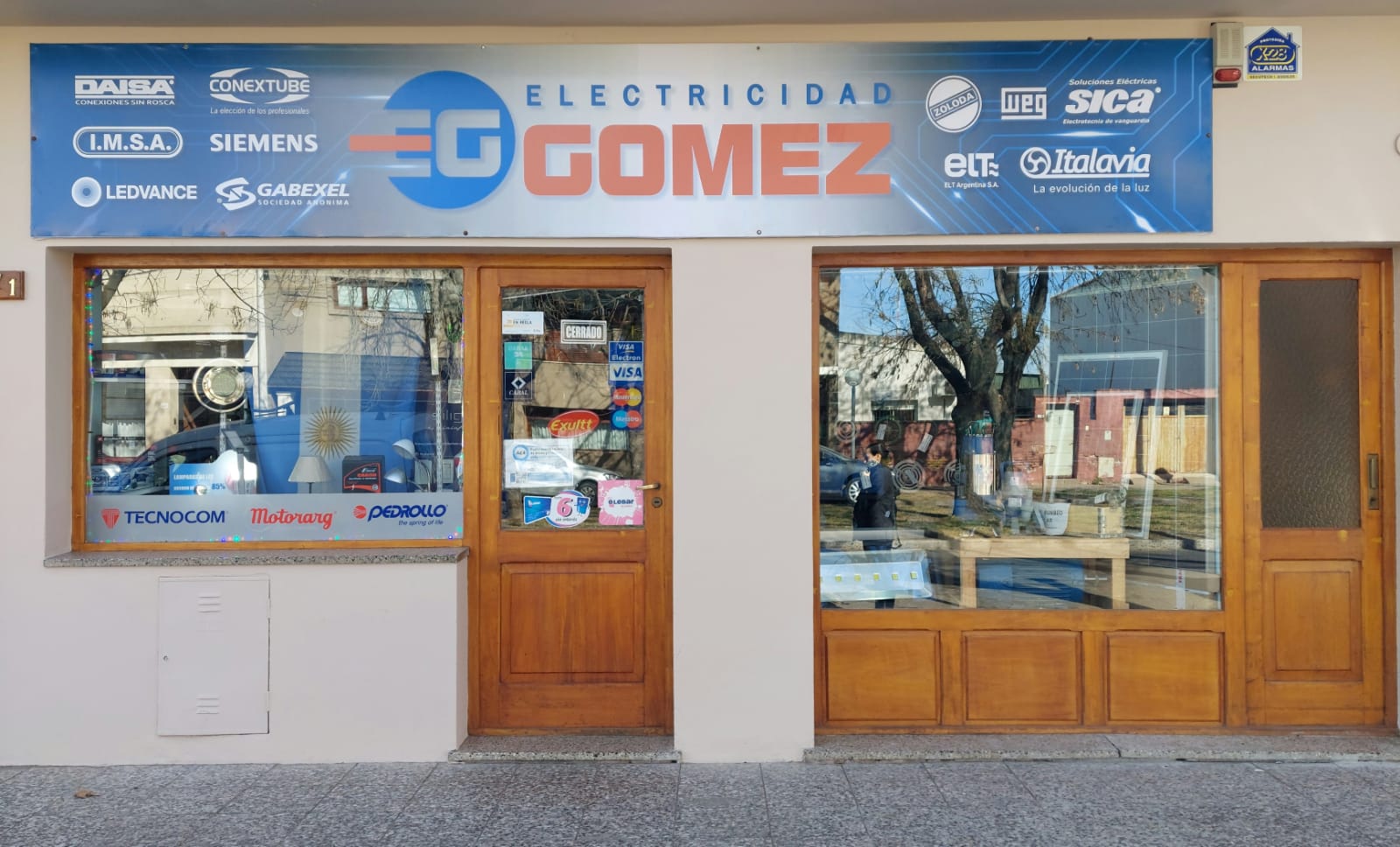 Electricidad Gómez un comercio familiar que ya es tradicional: cumple hoy 34 años