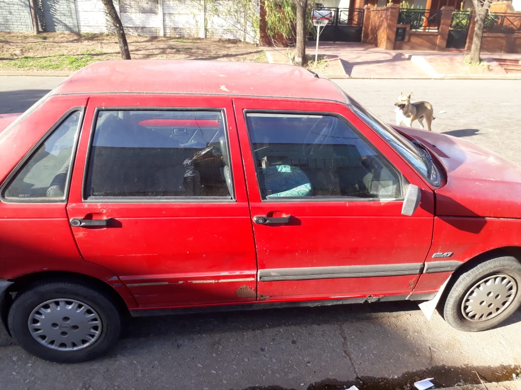 Se robaron un auto estacionado en la calle esta madrugada en Simini al 900