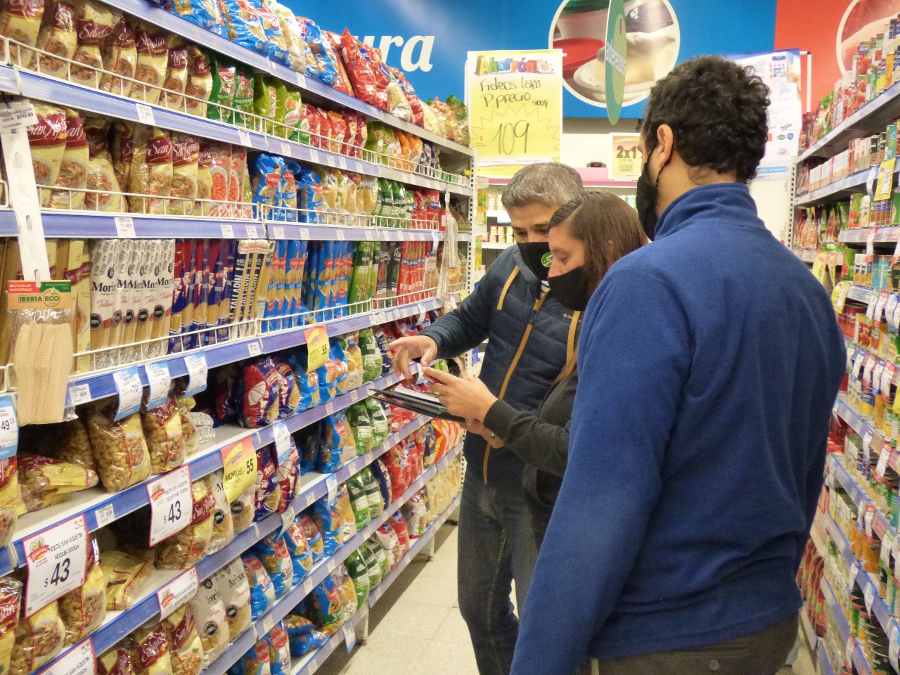 El Frente de Todos realiza el control de precios en los comercios de Trenque Lauquen