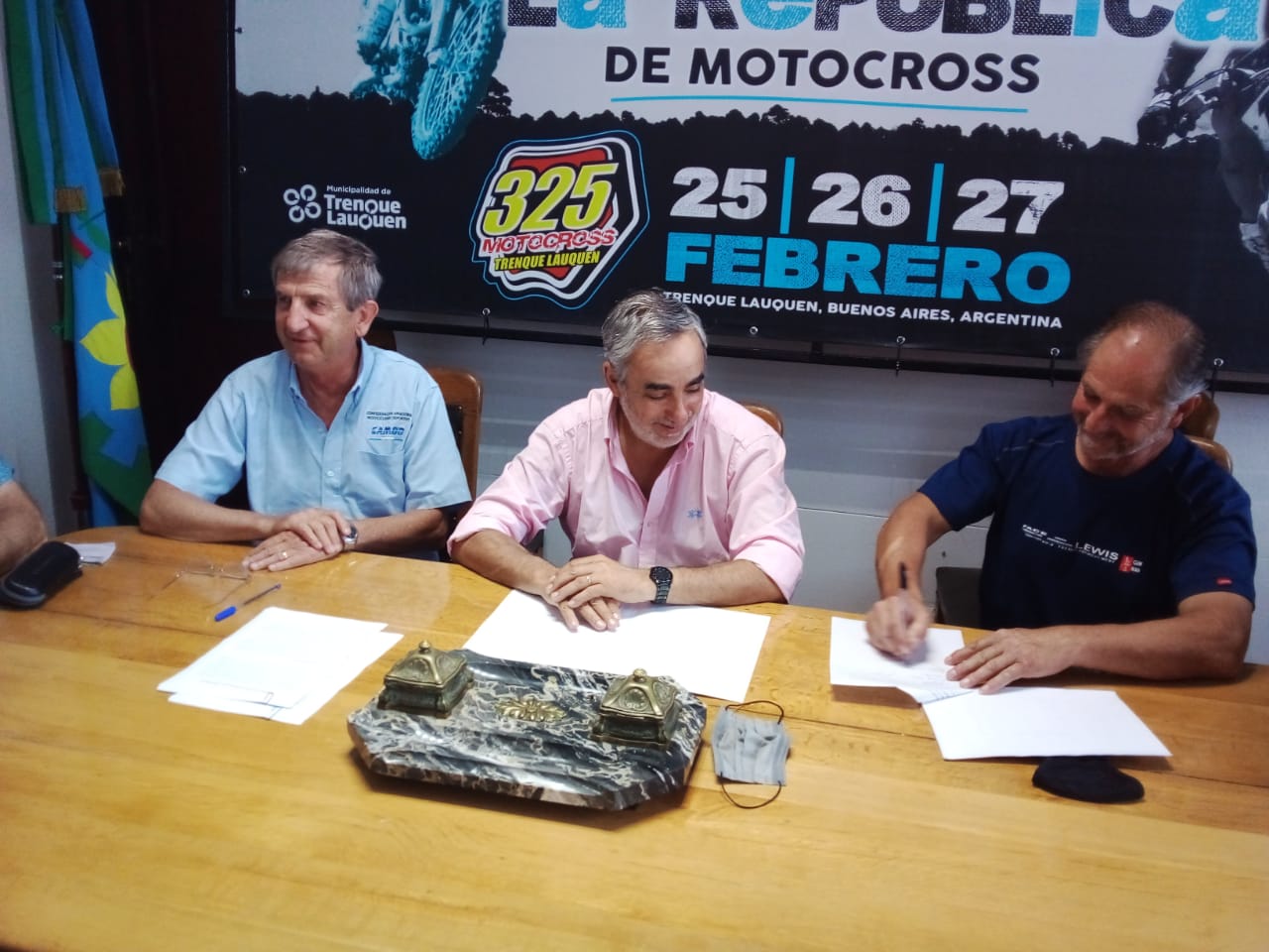 El Municipio firmó un convenio y Trenque Lauquen será sede del Abierto de la República Argentina de Motocross