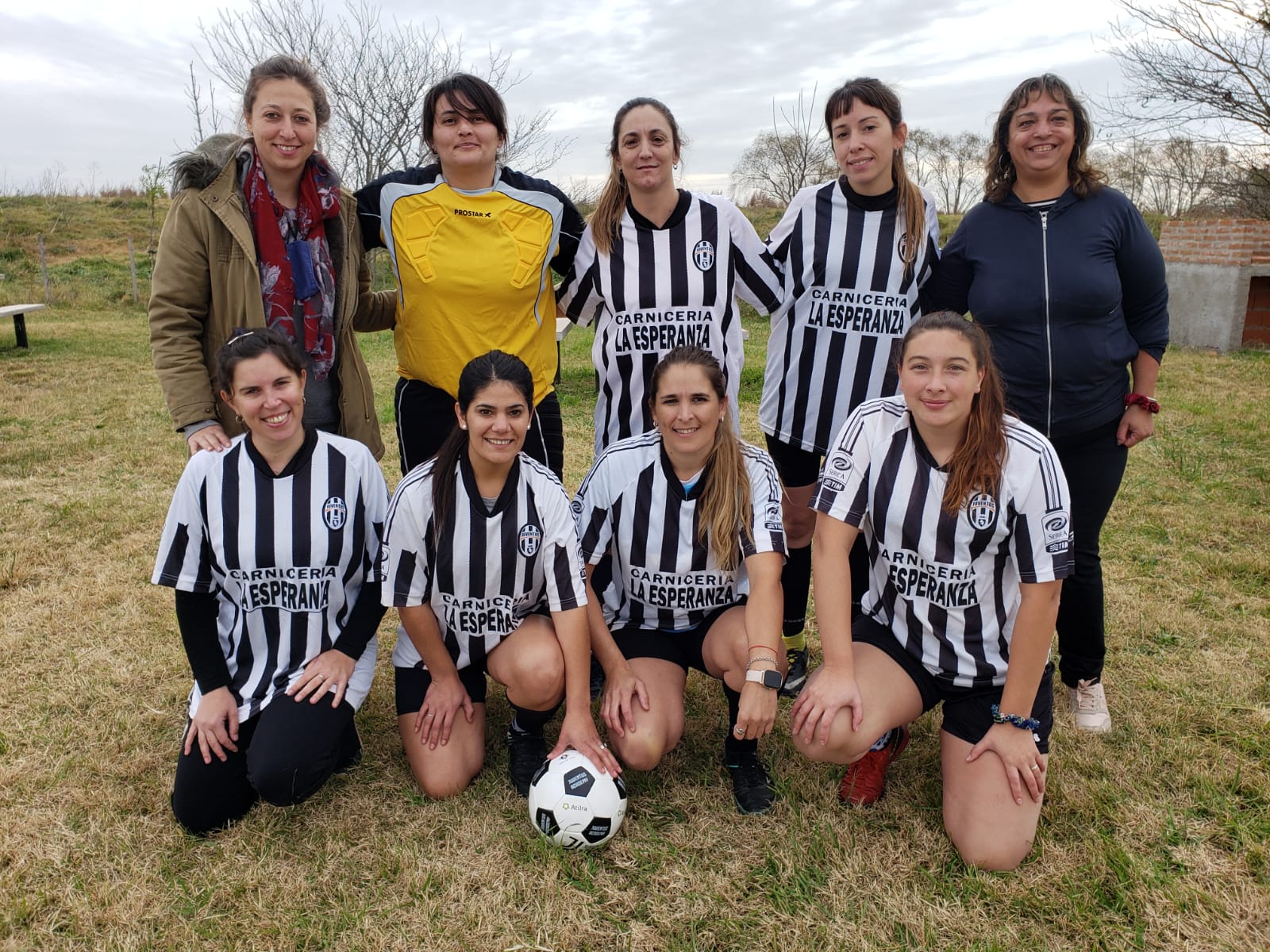 El equipo de fútbol femenino de Trenque Lauquen fue campeón en un torneo de Policías