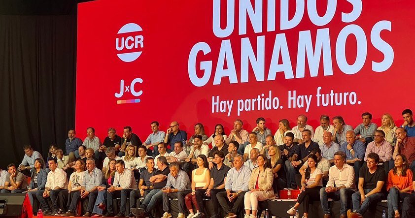 Fernández, en el acto de la UCR nacional por un nuevo aniversario de la elección de 1983