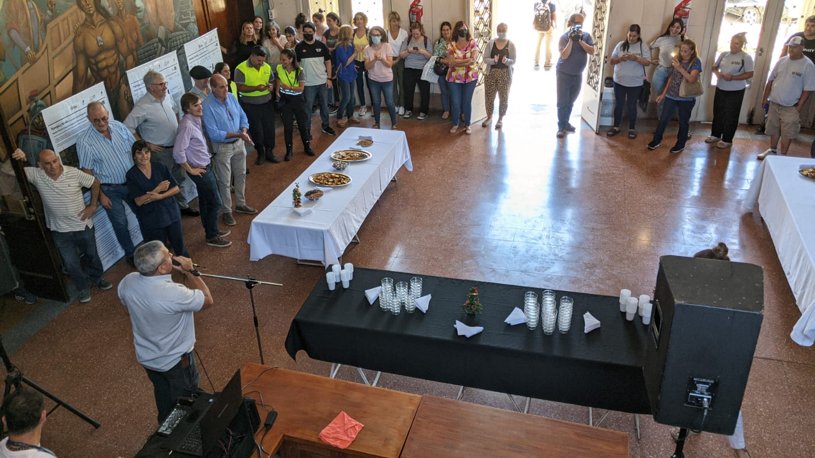 Se realizó el tradicional brindis de fin de año con los empleados municipales