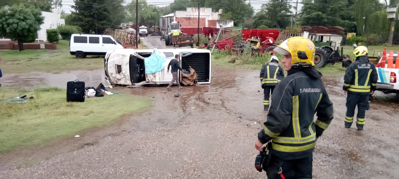 La Policía informó que dos ocupantes de la camioneta aún permanecen en observación en el Hospital