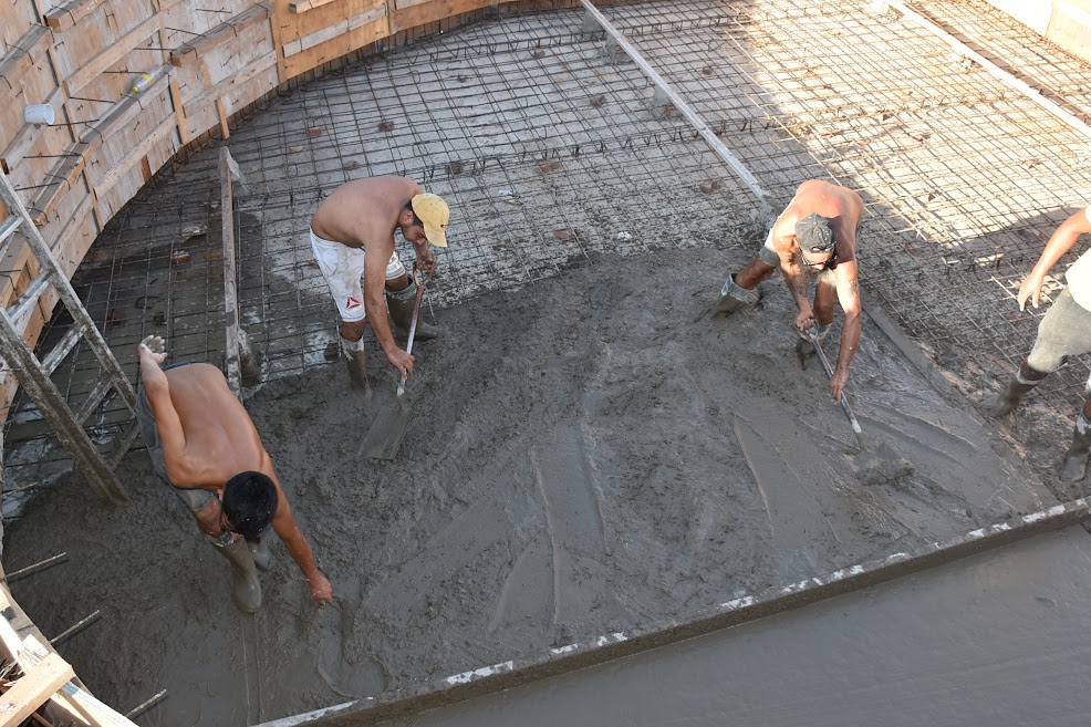 Construyen un islote en el Parque que funcionará como mirador en la laguna