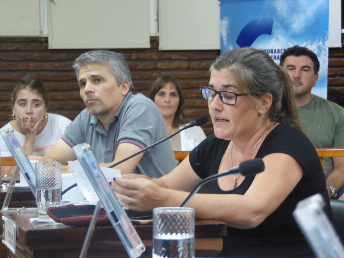 Leticia Badino cruzó a Recoulat: “No es por la interna, es por un Municipio insensible que nos hace retroceder en agua, cloacas y viviendas”