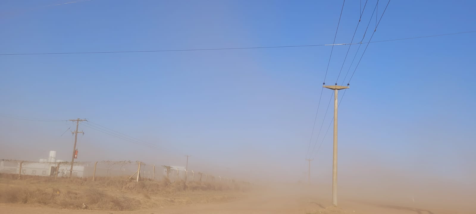 Tormenta del desierto (en calle Llambías)