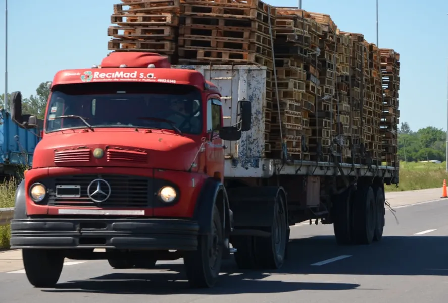 Transportistas amenazan con paros por la suba de precios