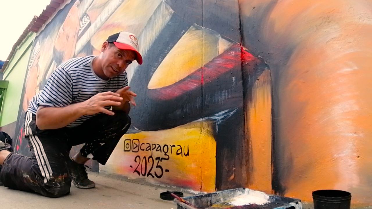 Martín Grau participó de un encuentro de muralismo en Colombia