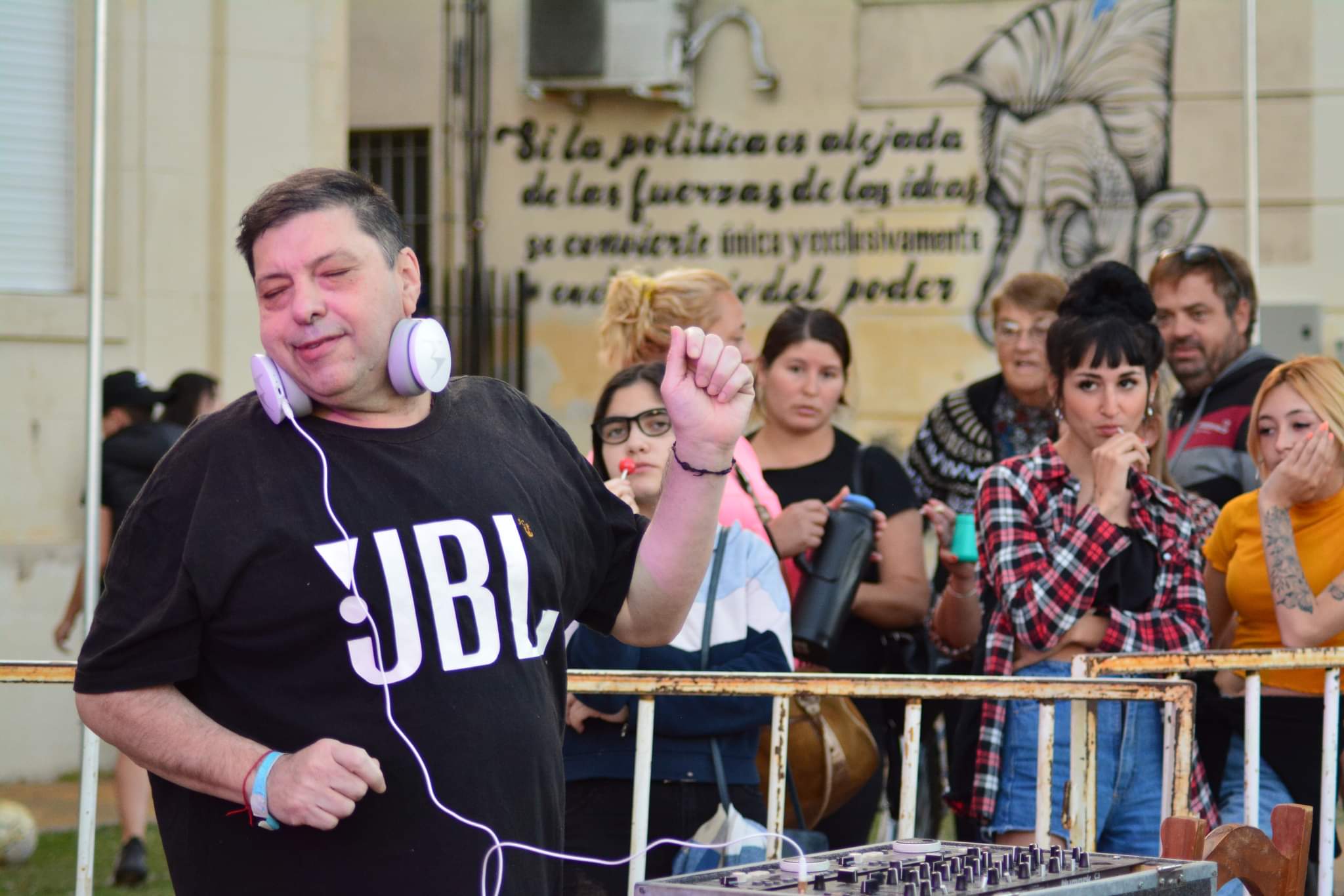 Richard Reyes, un DJ histórico que vive, sueña y respira por la música