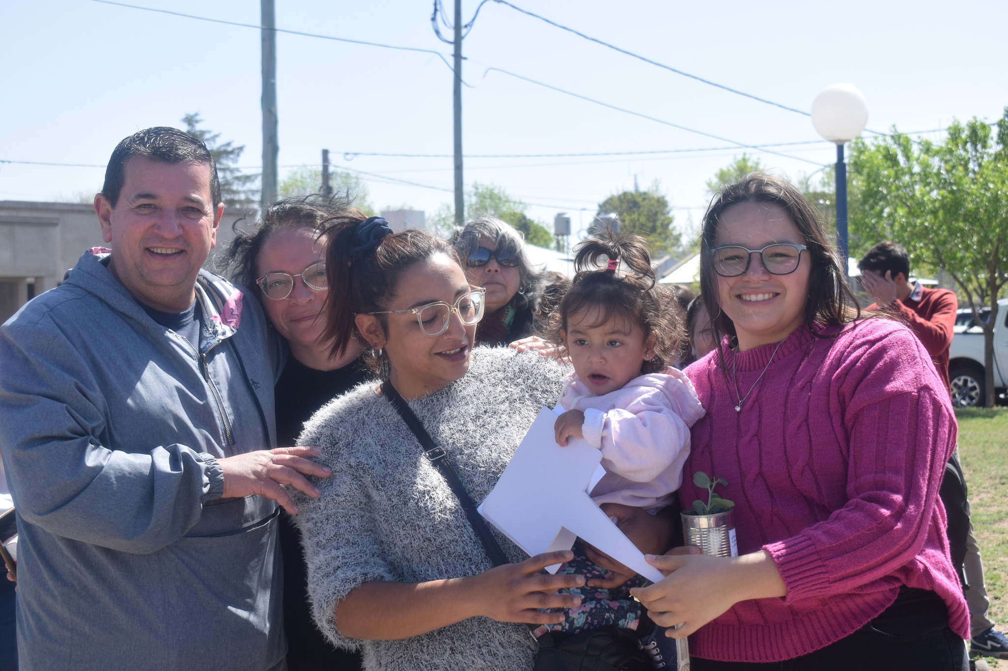 58 familias fueron parte de “nace un niño, nace un árbol” en Pellegrini