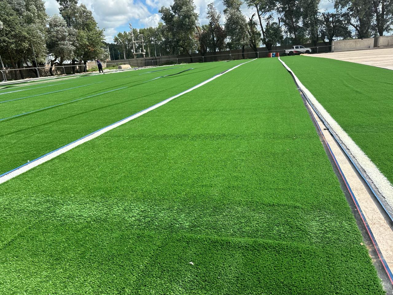 Barrio Alegre inaugura la cancha de hockey con la visita de una ex Leona campeona olímpica