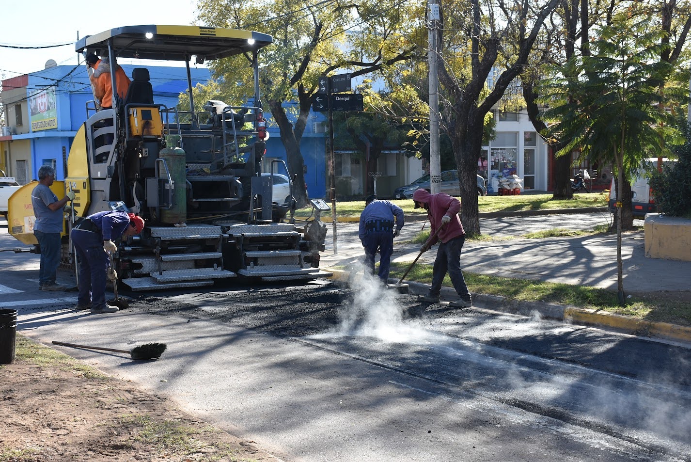 El Municipio realiza tareas de repavimentación en distintas calles de la ciudad