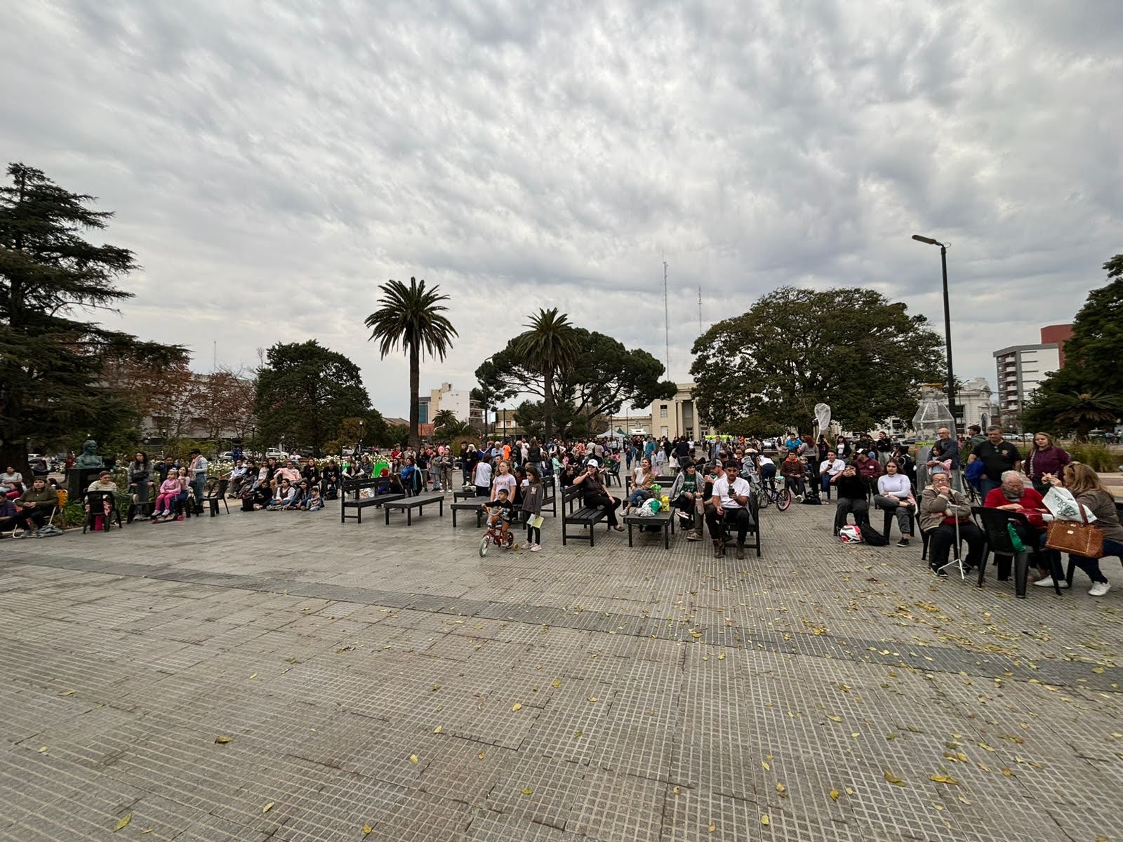 Jornada ambiental en Plaza San Martín con amplia participación de vecinos