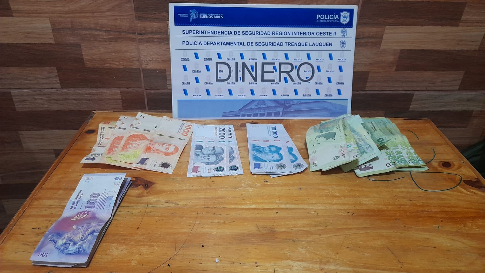 En un allanamiento recuperan dinero y varios elementos que fueron comprados tras un robo: sindican a dos menores