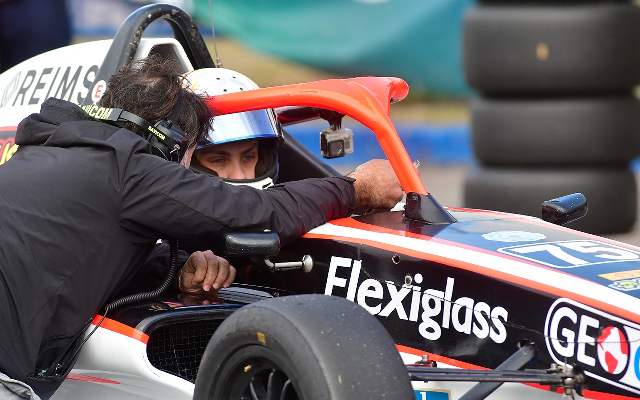 Domingo difícil para Valentino Alaux en la Fórmula 2 Argentina