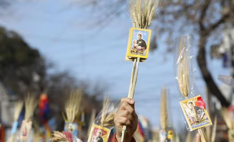 Plegarias a San Cayetano, el patrono del pan y el trabajo: misa y procesión hoy en Trenque Lauquen  