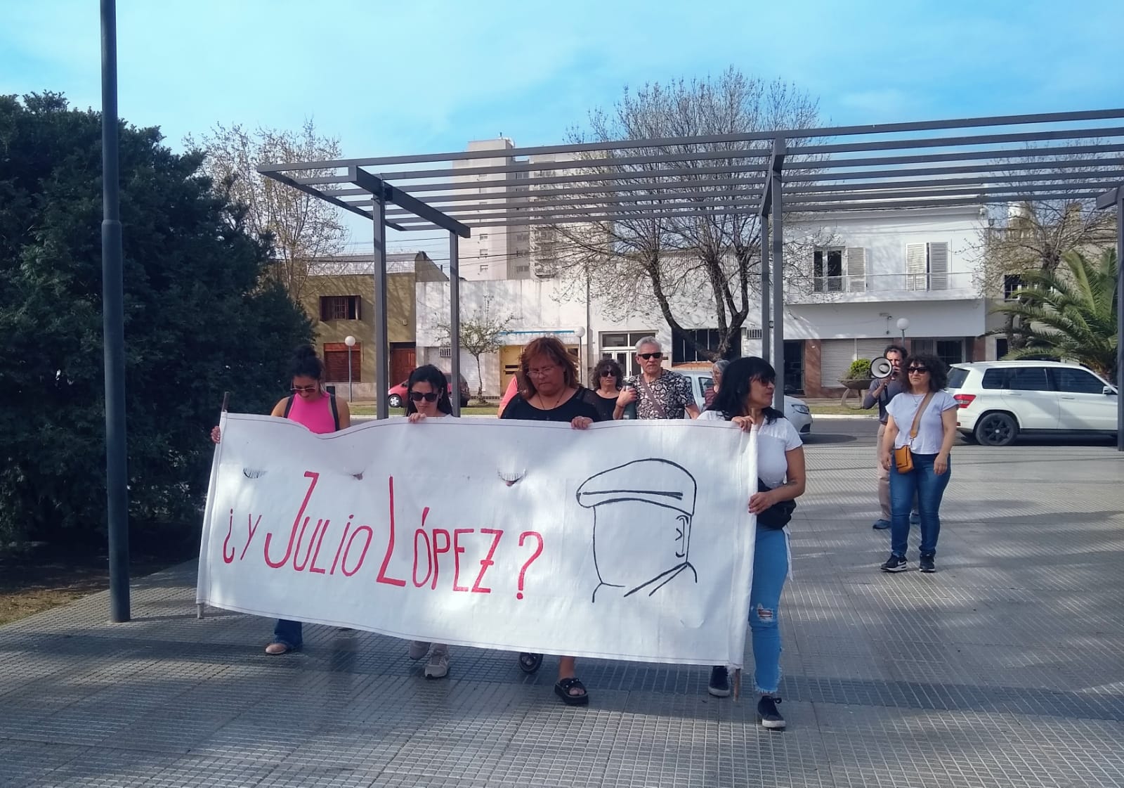 Un comunicado por un hecho ocurrido en la Plaza durante una manifestación