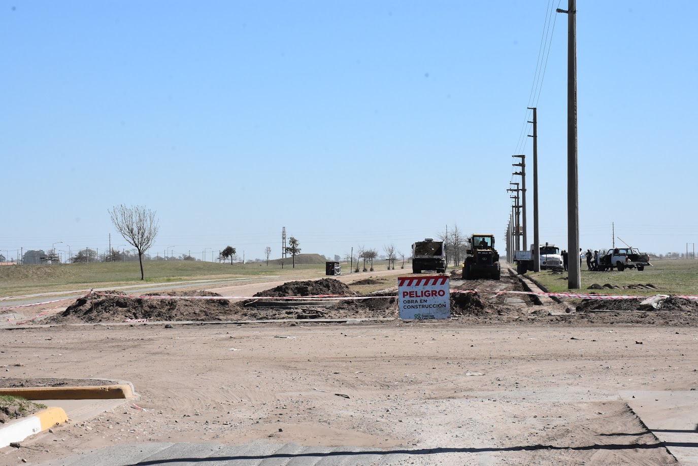 El municipio comenzó con las tareas de pavimentación en la calle Barracchia, entre Macaya y Alfonsín, en la Ampliación Urbana