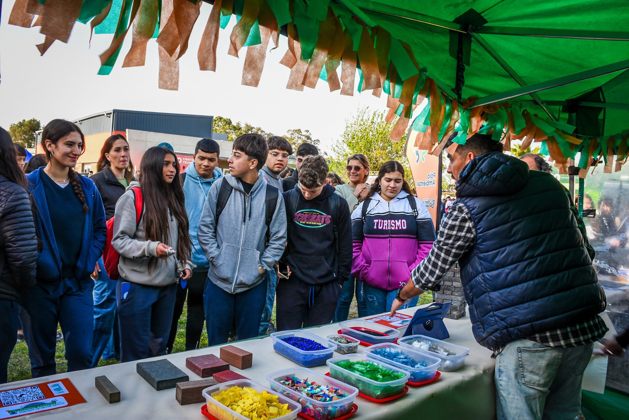 Expo futuro joven: toda la oferta educativa al alcance de los estudiantes secundarios