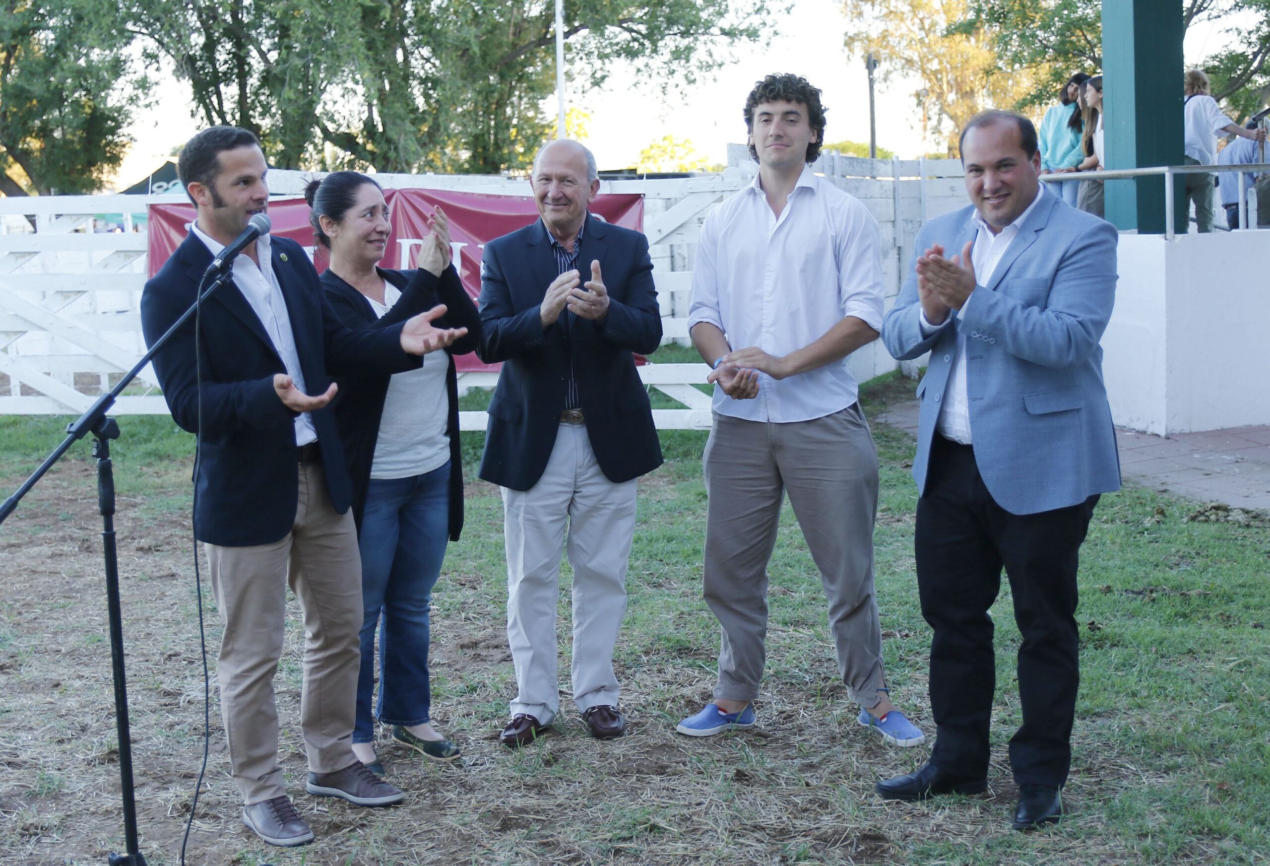 Los discursos en el palco de la muestra ruralista del centenario