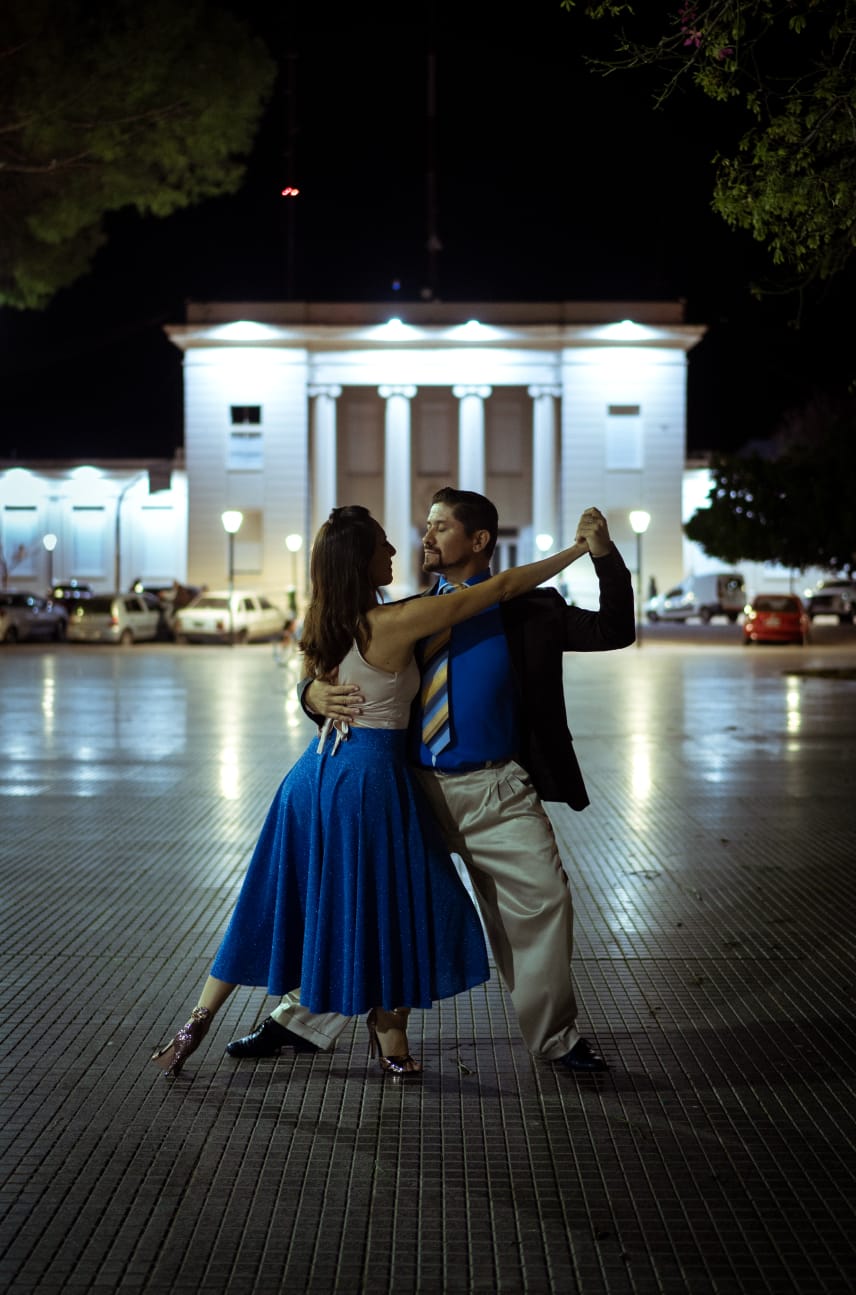 La Biblioteca Rivadavia festeja el Día Nacional del Tango con un taller de milonga y un baile abierto a todo público