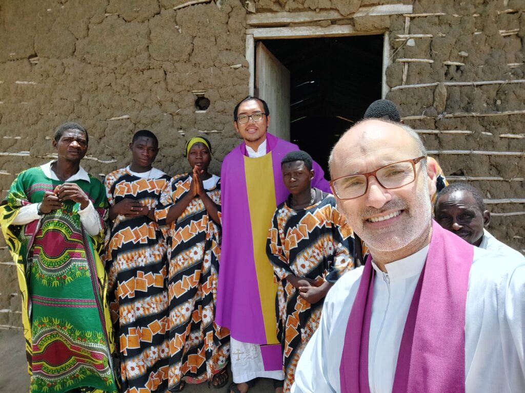 El Padre Guillermo Gómez rumbo a Mozambique “Dios siempre está llamando ...